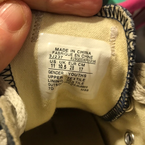 Boys good condition Converse - Picture 5 of 7